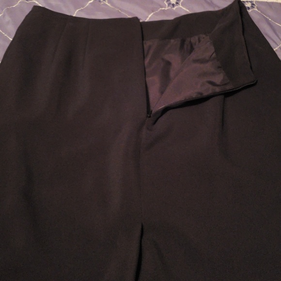 Liz Baker black skirt with slit in back. size 10 - Picture 5 of 7